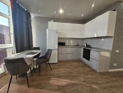 1 к. кв. 47 м² с ремонтом и мебелью в ЖК «4 Сезона» фото 1 1 к. кв. 47 м² с ремонтом и мебелью в ЖК «4 Сезона» фото 1