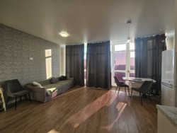 1 к. кв. 47 м² с ремонтом и мебелью в ЖК «4 Сезона» фото 3 1 к. кв. 47 м² с ремонтом и мебелью в ЖК «4 Сезона» фото 3