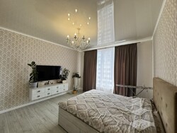 Таїрово! 2-кімнатна простора квартира з великою кухнею. Панорамні вікна. фото 1 Таїрово! 2-кімнатна простора квартира з великою кухнею. Панорамні вікна. фото 1