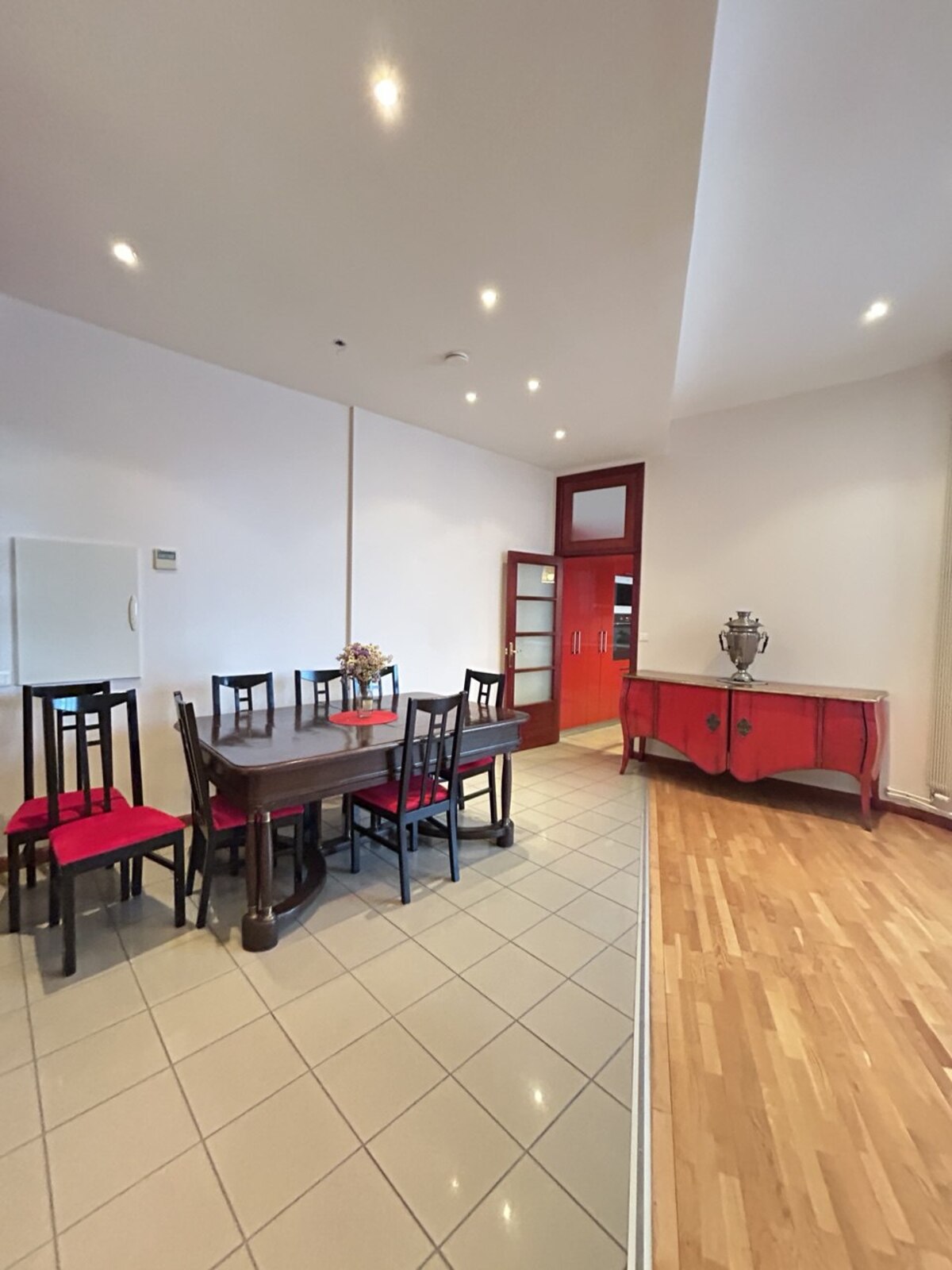 Продається квартира Тарасівська вул., 6а, Київ, Голосіївський фото 1 Продається квартира Тарасівська вул., 6а, Київ, Голосіївський фото 1