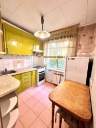 Продається квартира Київ, Святошинський, Біличі, Генерала Наумова вул., 37, м. Академмістечко фото 1 Продається квартира Київ, Святошинський, Біличі, Генерала Наумова вул., 37, м. Академмістечко фото 1