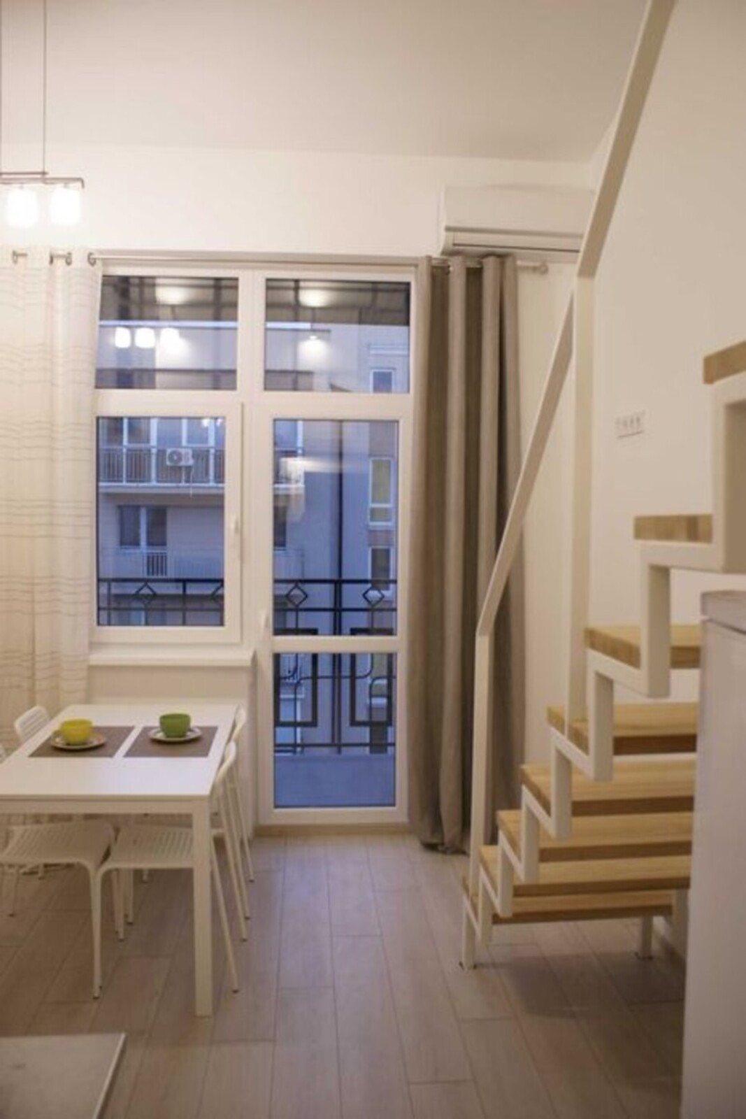 �� ��������� ������� ������� 2-���������, 54 ��.�., 5/5 c ������ ���� 1