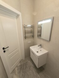 Продам квартиру, свіжий сучасний ремонт, міцний будинок , 7 поверх. фото 16 Продам квартиру, свіжий сучасний ремонт, міцний будинок , 7 поверх. фото 16