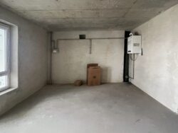 Кухня та їдальня у квартирі Львів світла кухня з виходом на балкон ЖК Еко-Дім