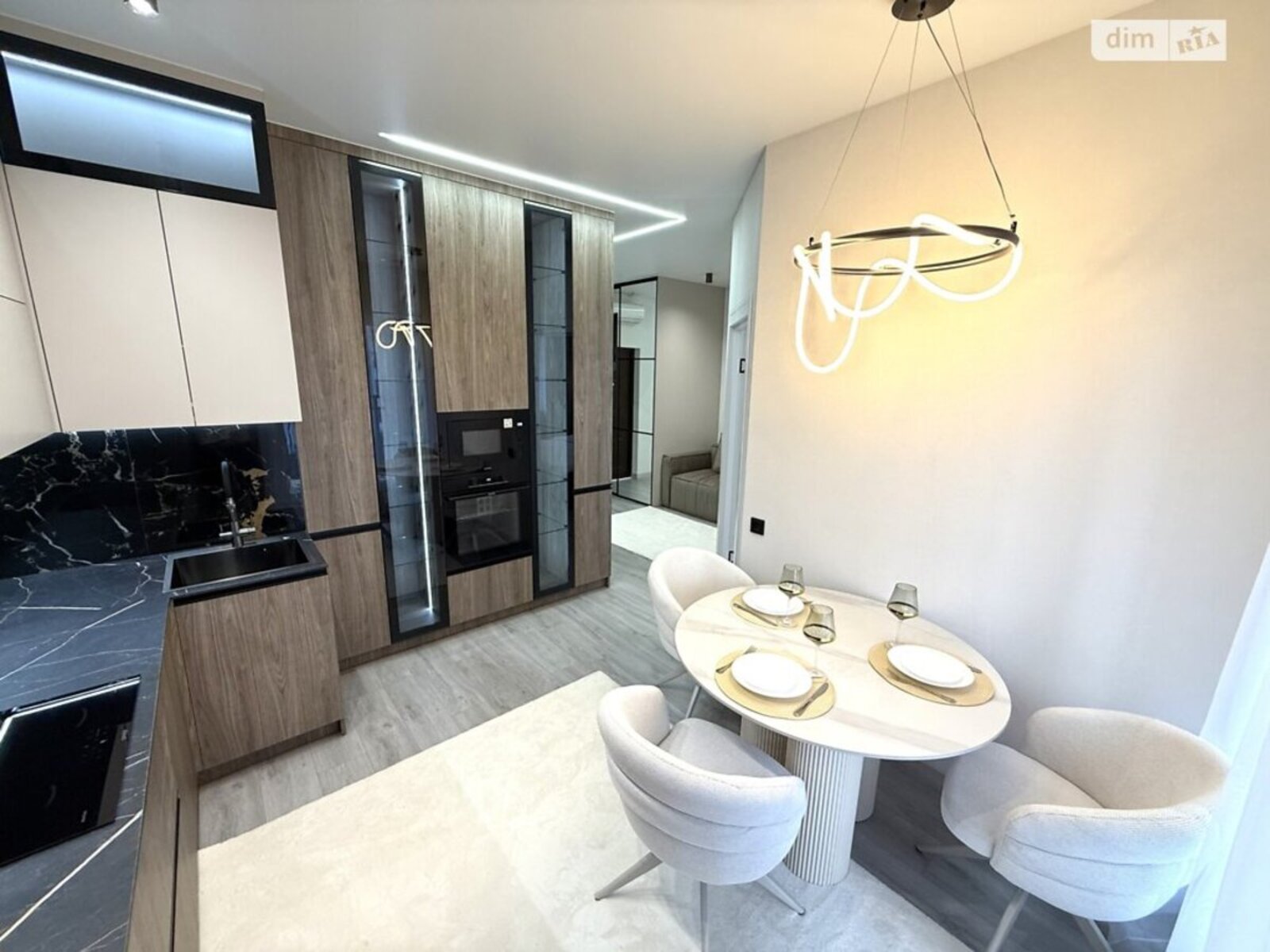 ������ �������� KADORR City, 63 ���������: ������� 1� �������� 43 �² � ������ ������������� � ����� �� ��������. ���� 1