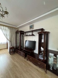 �������� 3-���. ��������, 6/10, �������� �������. ����� ������, ���� �� ������� ���� 10