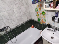 Продам 2-кімн квартиру на Михайла Комарова вул. фото 3 Продам 2-кімн квартиру на Михайла Комарова вул. фото 3