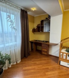 Продам 2х кімнатну квартиру на в цегляному будинку 93 кв.м.з капітальним ремонтом-82000у.о. фото 4 Продам 2х кімнатну квартиру на в цегляному будинку 93 кв.м.з капітальним ремонтом-82000у.о. фото 4