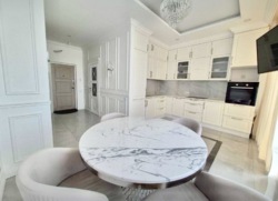 Простора 2-кімнатна квартира з авторським ремонтом біля Моря фото 1 Простора 2-кімнатна квартира з авторським ремонтом біля Моря фото 1