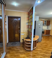 Продам 2х кімнатну квартиру на в цегляному будинку 93 кв.м.з капітальним ремонтом-82000у.о. фото 7 Продам 2х кімнатну квартиру на в цегляному будинку 93 кв.м.з капітальним ремонтом-82000у.о. фото 7