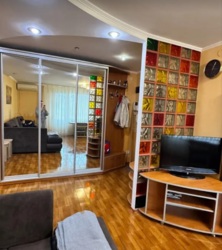 Продам 2х кімнатну квартиру на в цегляному будинку 93 кв.м.з капітальним ремонтом-82000у.о. фото 5 Продам 2х кімнатну квартиру на в цегляному будинку 93 кв.м.з капітальним ремонтом-82000у.о. фото 5