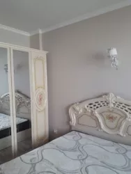 Кквартира у новому монолітному будинку. Зроблено капітальний ремонт, залишаються вбудована кухня та добротні дорогі меблі. фото 1 Кквартира у новому монолітному будинку. Зроблено капітальний ремонт, залишаються вбудована кухня та добротні дорогі меблі. фото 1