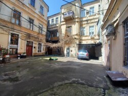 Продам в Приморському районі двохкімнатну квартиру,2 санвузла, балкон фото 11 Продам в Приморському районі двохкімнатну квартиру,2 санвузла, балкон фото 11