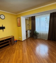 Продам 2х кімнатну квартиру на в цегляному будинку 93 кв.м.з капітальним ремонтом-82000у.о. фото 3 Продам 2х кімнатну квартиру на в цегляному будинку 93 кв.м.з капітальним ремонтом-82000у.о. фото 3