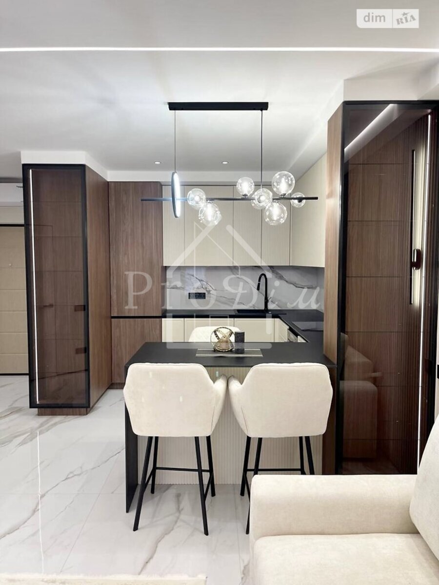 ������ 1� �������� 45�2 � �� ���� ����� ������� ����������� 24� ���� 1