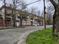 Продаж 3-кімнатної СТАЛІНКИ в цегляному будинку 66 кв.м. фото 2 Продаж 3-кімнатної СТАЛІНКИ в цегляному будинку 66 кв.м. фото 2