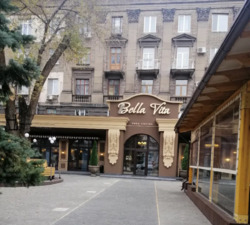 Продаж 4-кімнатної квартири в центрі міста проспект Соборний, район бульвару Шевченка фото 1 Продаж 4-кімнатної квартири в центрі міста проспект Соборний, район бульвару Шевченка фото 1