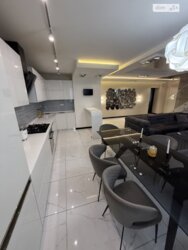 Продаж 5к квартири 200 кв. м на бул. Свободи 8 фото 3 Продаж 5к квартири 200 кв. м на бул. Свободи 8 фото 3