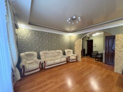 Продаж затишної 4-к квартири фото 4 Продаж затишної 4-к квартири фото 4