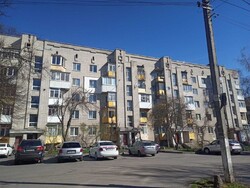 Затишна 3к квартира внизу на Космонавтів у цегляному будинку спец проект. фото 23 Затишна 3к квартира внизу на Космонавтів у цегляному будинку спец проект. фото 23