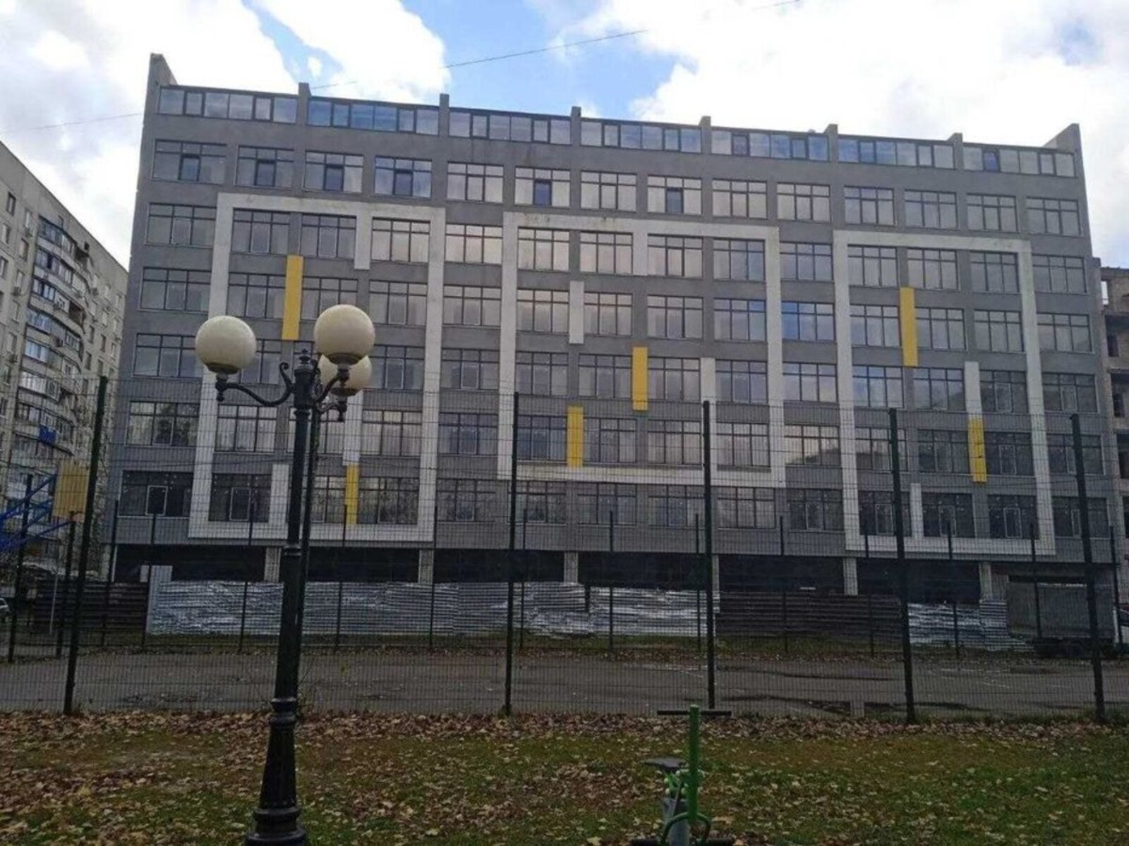 Продаж 1-вімнатної смарт-квартири Захисників України фото 1 Продаж 1-вімнатної смарт-квартири Захисників України фото 1