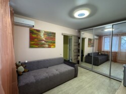 Продаж 1-кімнатної квартири на Одеській з новим дизайнерським ремонтом. фото 1 Продаж 1-кімнатної квартири на Одеській з новим дизайнерським ремонтом. фото 1