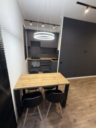 Продаж 2-кімнатної квартири з євроремонтом в Центрі міста біля м.Батанічний сад фото 9 Продаж 2-кімнатної квартири з євроремонтом в Центрі міста біля м.Батанічний сад фото 9