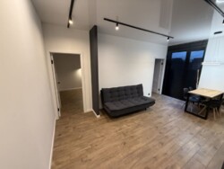 Продаж 2-кімнатної квартири з євроремонтом в Центрі міста біля м.Батанічний сад фото 2 Продаж 2-кімнатної квартири з євроремонтом в Центрі міста біля м.Батанічний сад фото 2