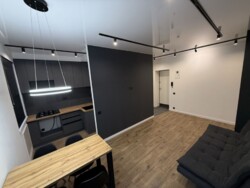 Продаж 2-кімнатної квартири з євроремонтом в Центрі міста біля м.Батанічний сад фото 8 Продаж 2-кімнатної квартири з євроремонтом в Центрі міста біля м.Батанічний сад фото 8