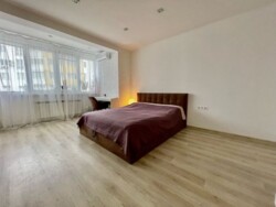 Продаж 1-кімнатної квартири Захисників України фото 3 Продаж 1-кімнатної квартири Захисників України фото 3