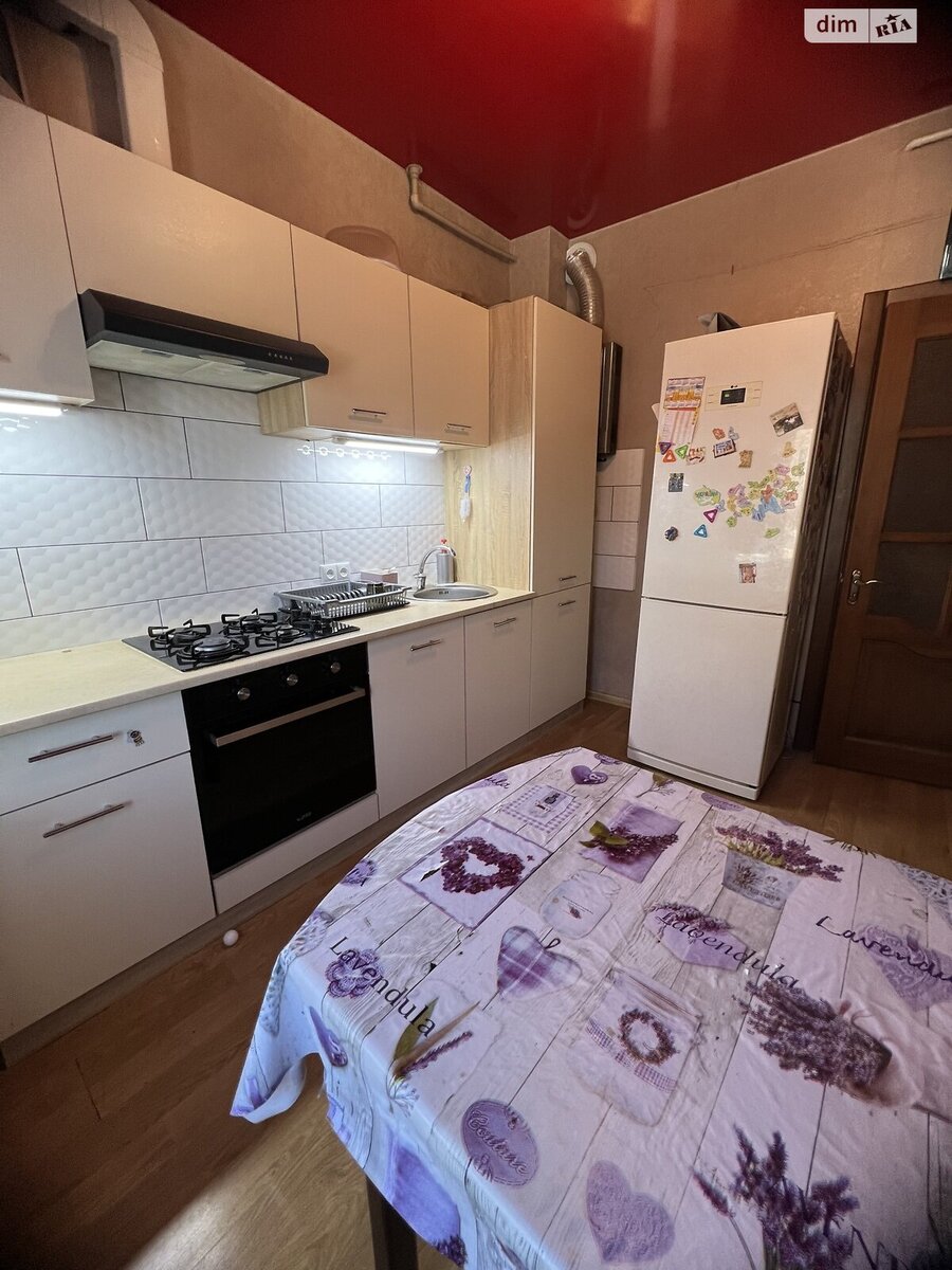 Продаж квартири в центральній частині міста код № 213-108-389 фото 1 Продаж квартири в центральній частині міста код № 213-108-389 фото 1