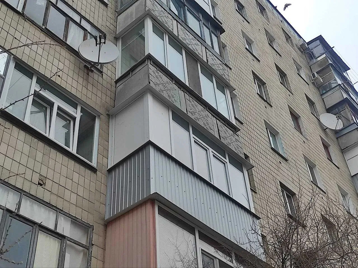 Продаж 2-х кімнатної квартири на Полоках код № 213-104-699 фото 1 Продаж 2-х кімнатної квартири на Полоках код № 213-104-699 фото 1
