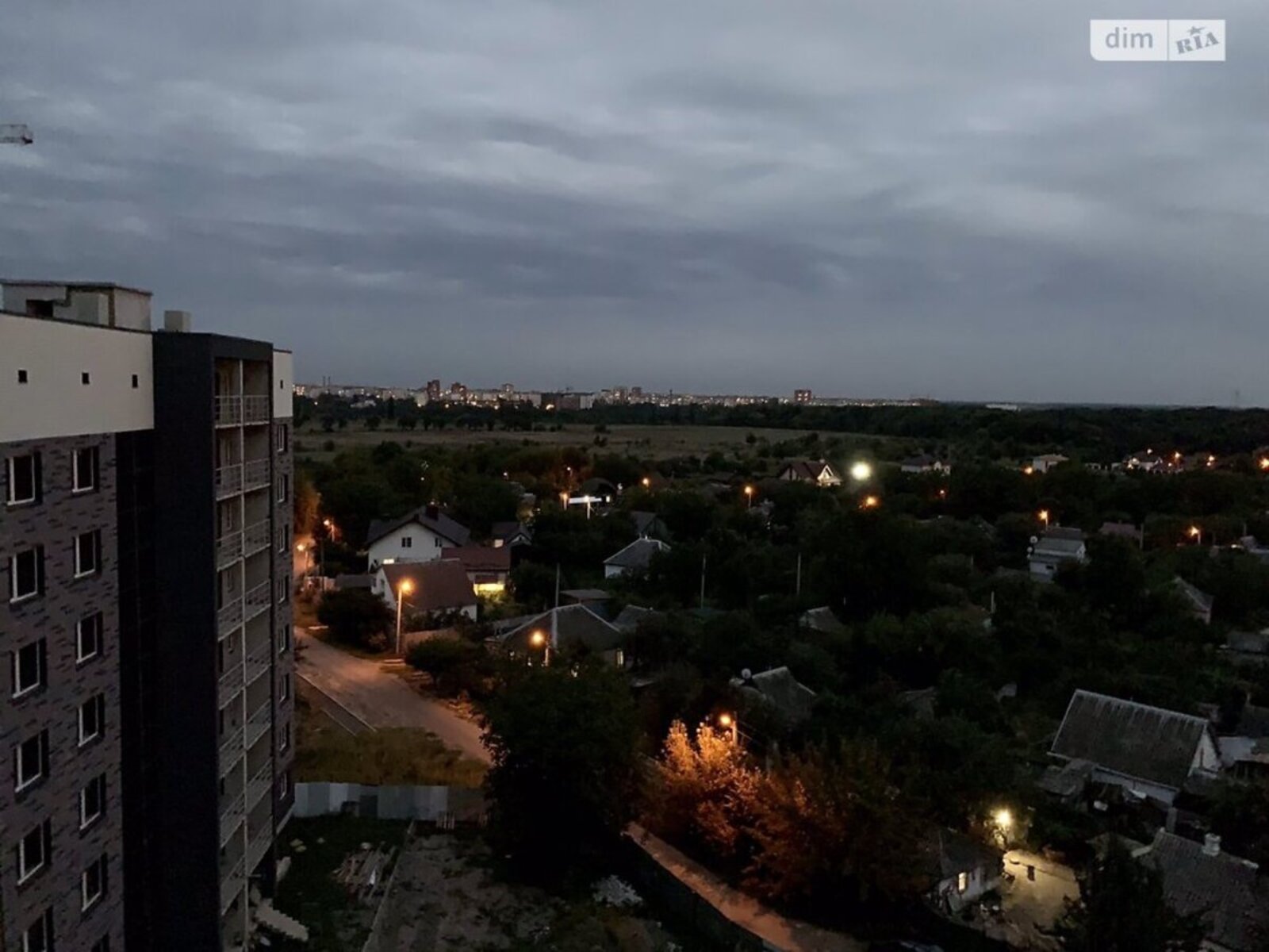 Продаж 1к квартири 40 кв. м на вул. Чумацький шлях фото 1 Продаж 1к квартири 40 кв. м на вул. Чумацький шлях фото 1