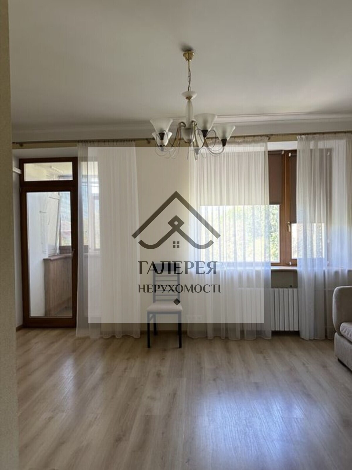 Продаж квартири в центральній частині міста код № 213-117-900 фото 1 Продаж квартири в центральній частині міста код № 213-117-900 фото 1
