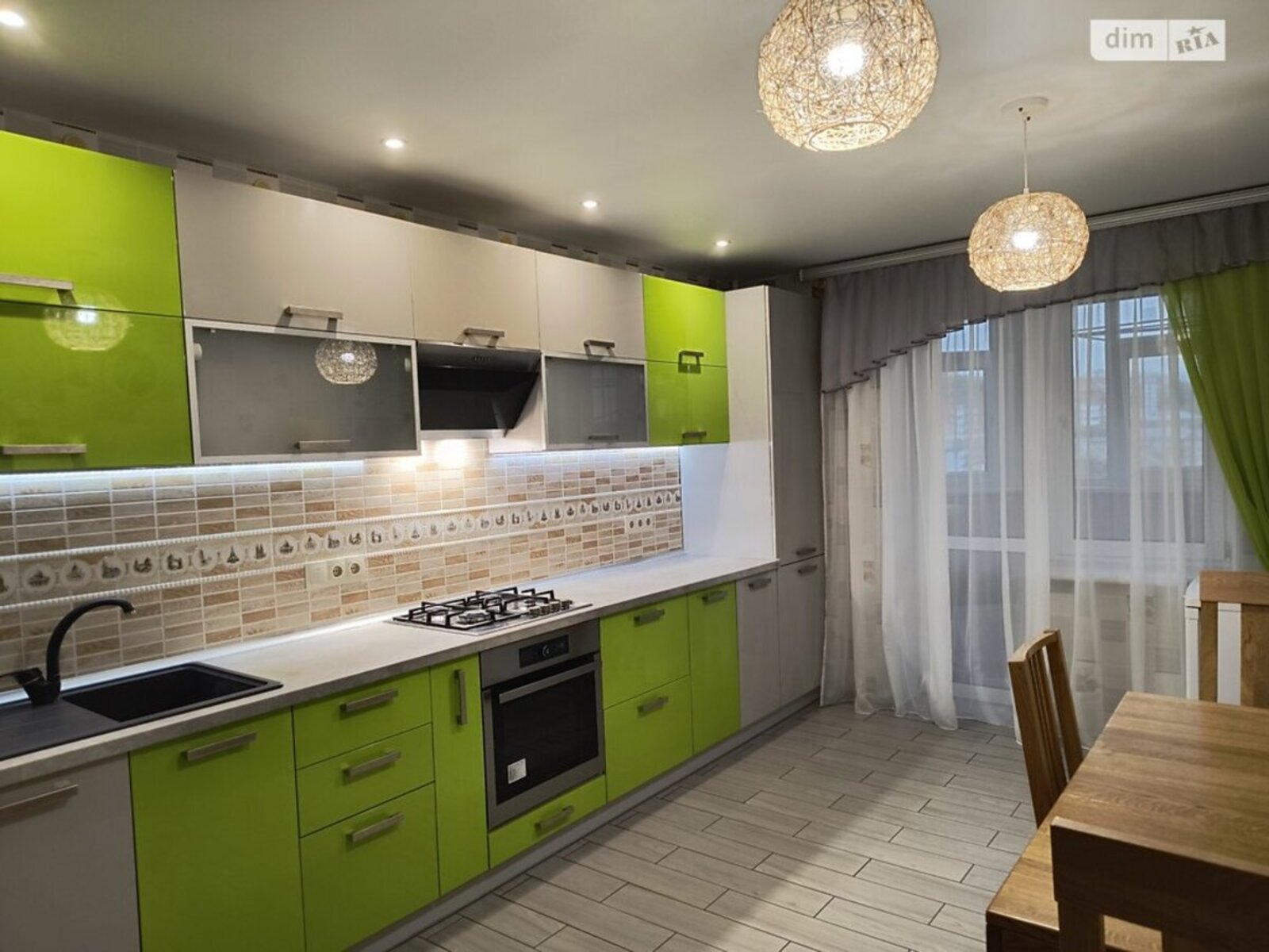 Продаж квартири в районі Подолу код № 213-207-600 фото 1 Продаж квартири в районі Подолу код № 213-207-600 фото 1