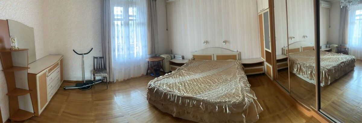Трёхкомнатная квартира в Центре № 212-696-814 фото 1 Трёхкомнатная квартира в Центре № 212-696-814 фото 1