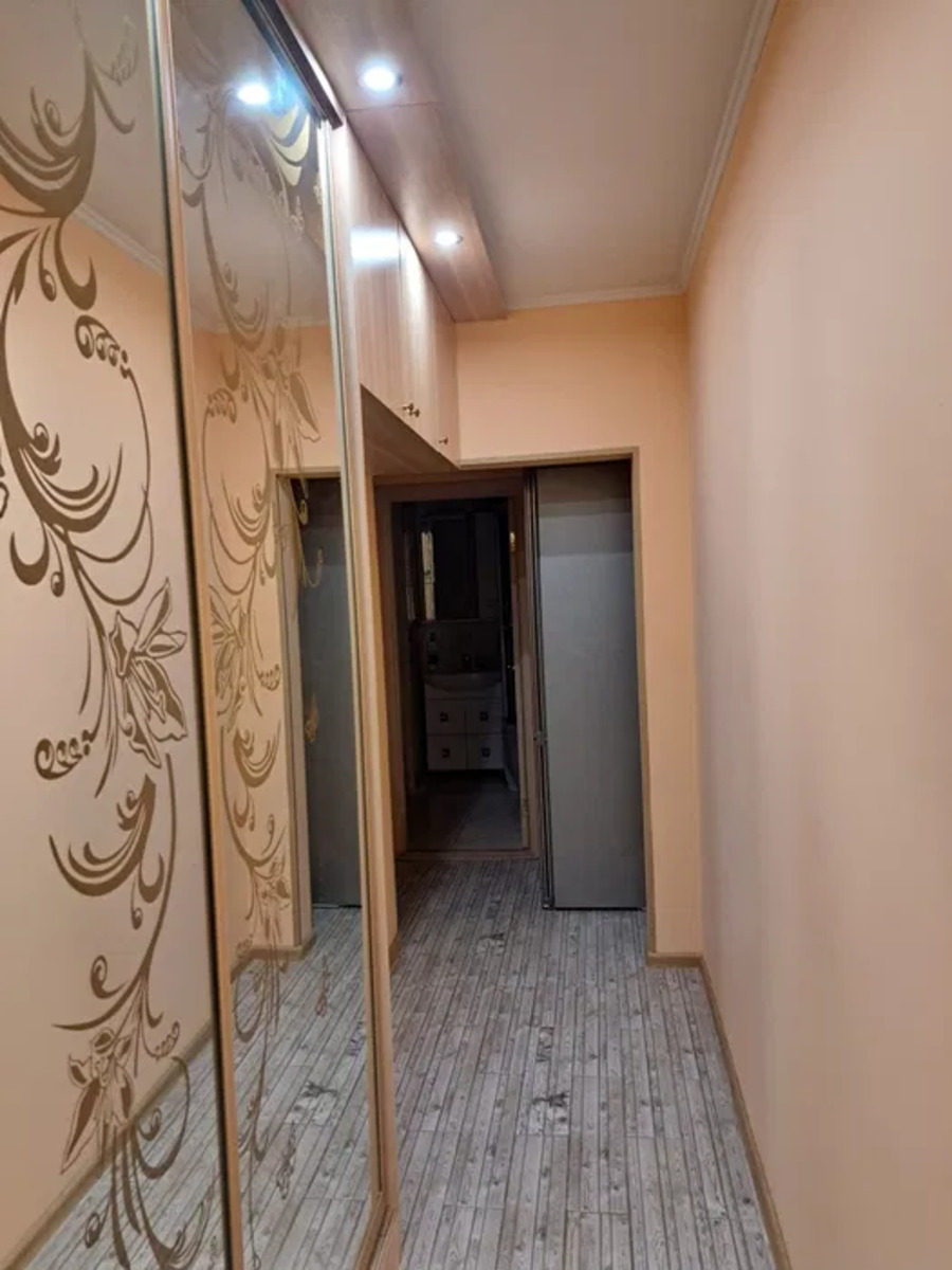 Продаж 1 кімнатної квартири на Браїлках код № 213-110-595 фото 1 Продаж 1 кімнатної квартири на Браїлках код № 213-110-595 фото 1