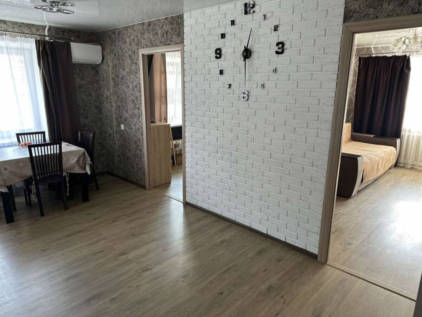 Продаж 3-х кімнатної квартири на Подолі код № 213-116-436 фото 1 Продаж 3-х кімнатної квартири на Подолі код № 213-116-436 фото 1