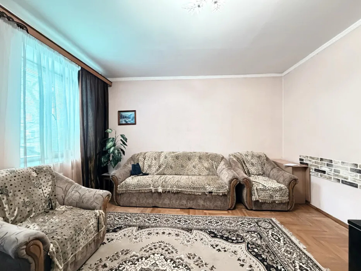 ������ �������� �-� ������ ��� � 213-306-786 ���� 1