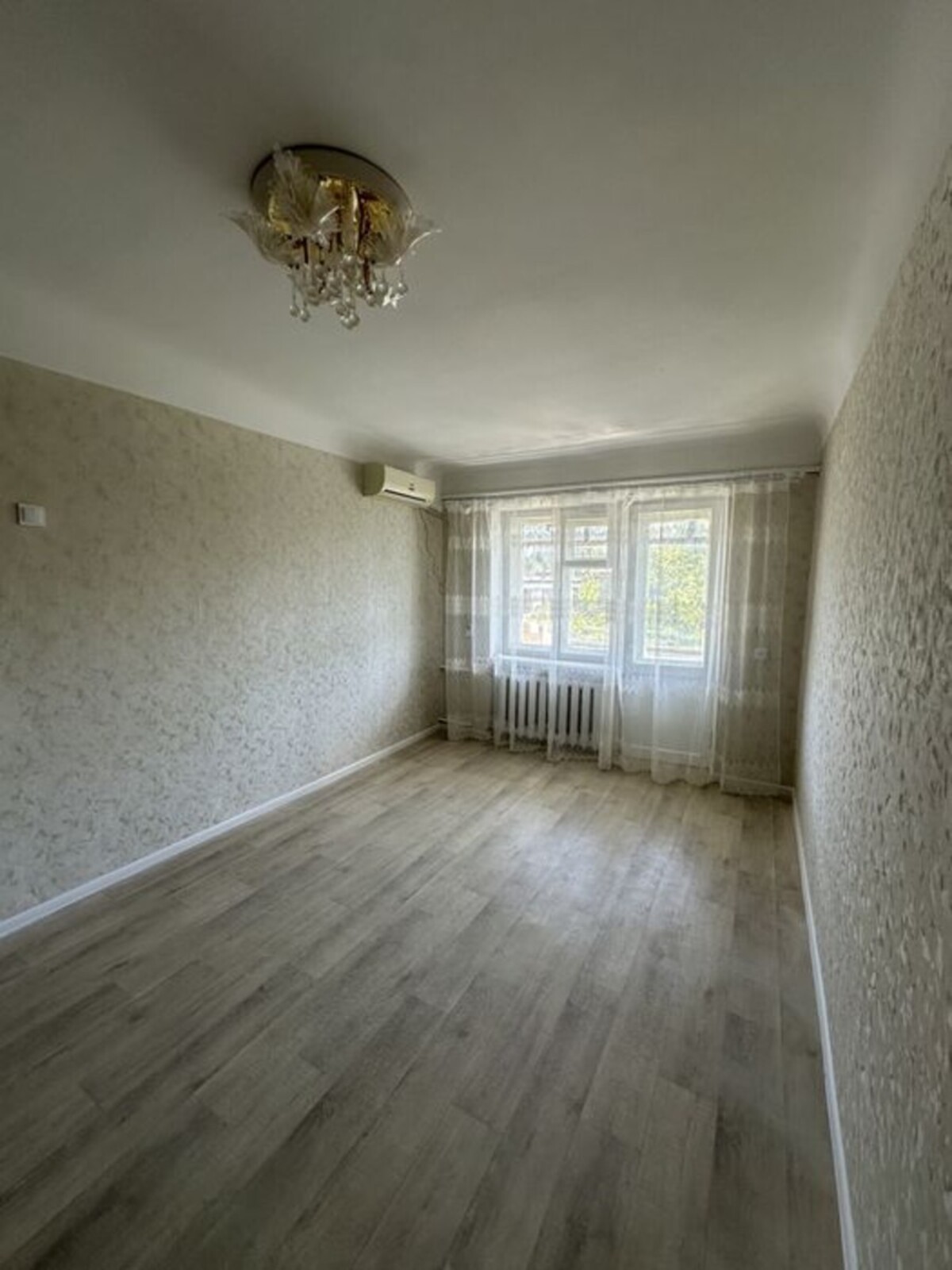 Продаж квартири в центральній частині міста код № 213-110-572 фото 1 Продаж квартири в центральній частині міста код № 213-110-572 фото 1