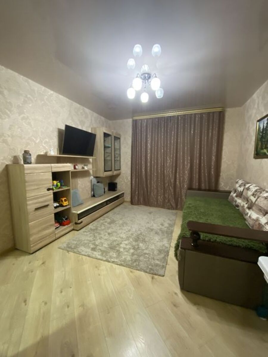 Продаж 1 кімнатної квартири код № 213-026-761 фото 1 Продаж 1 кімнатної квартири код № 213-026-761 фото 1