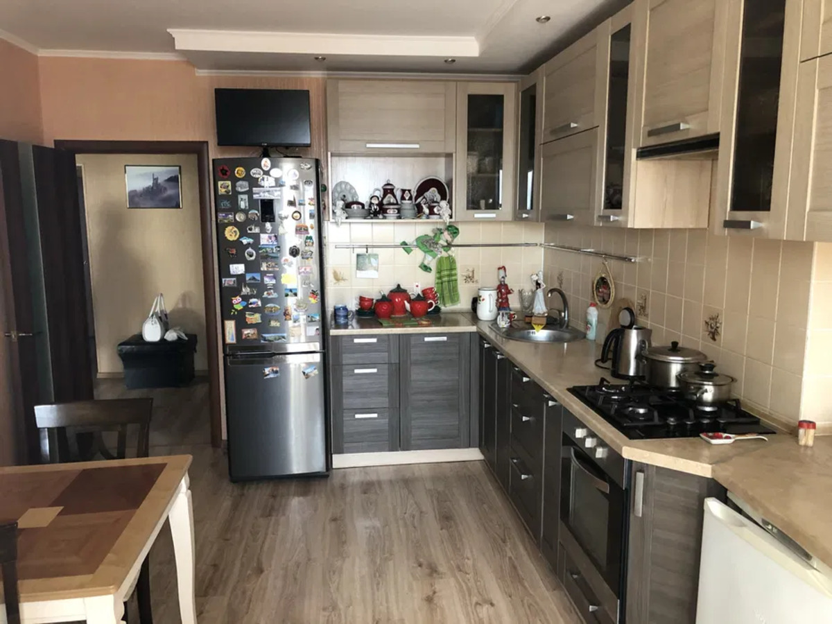 Продаж квартири по вул Соборності код № 213-093-024 фото 1 Продаж квартири по вул Соборності код № 213-093-024 фото 1