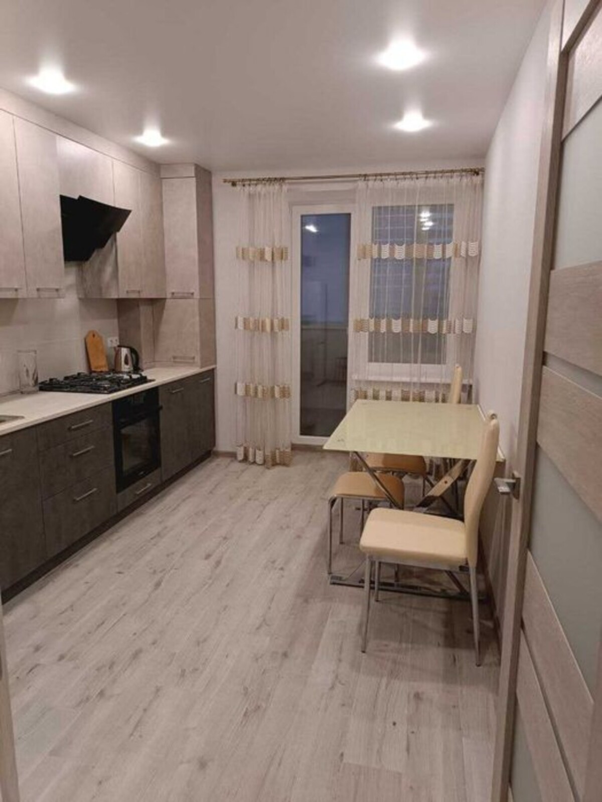 Продаж квартири в Центральній частині міста код № 213-094-474 фото 1 Продаж квартири в Центральній частині міста код № 213-094-474 фото 1