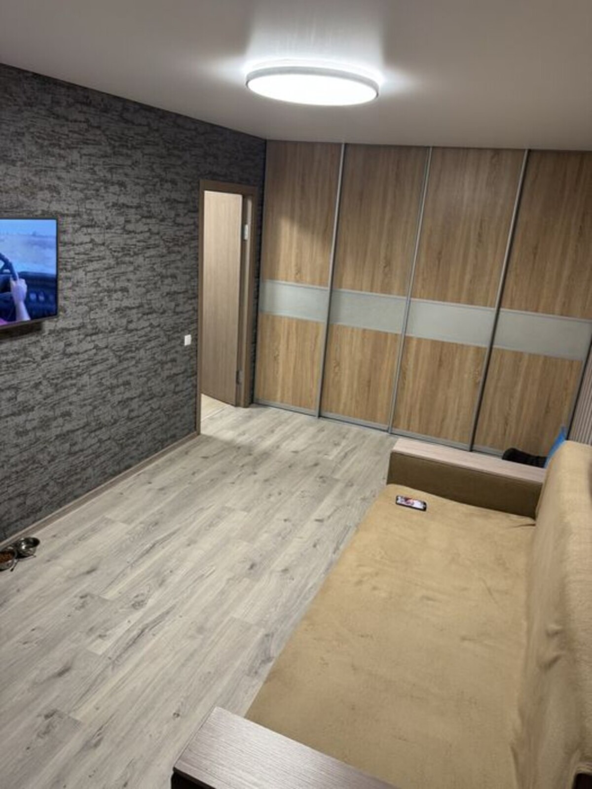 Продаж квартири в центральній частині міста код № 213-074-755 фото 1 Продаж квартири в центральній частині міста код № 213-074-755 фото 1