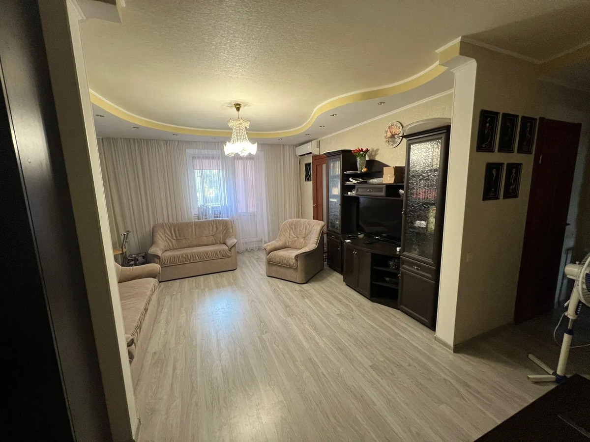 Продаж квартири на Садах-3 код № 213-067-683 фото 1 Продаж квартири на Садах-3 код № 213-067-683 фото 1