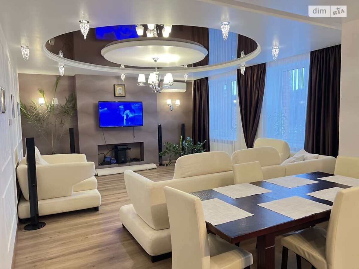 Продаж 4 кімнатної квартири з дизайнерським ремонтом фото 1 Продаж 4 кімнатної квартири з дизайнерським ремонтом фото 1