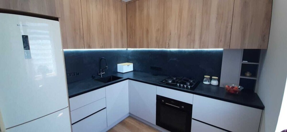 Продаж квартири в центральній частині міста код № 213-159-637 фото 1 Продаж квартири в центральній частині міста код № 213-159-637 фото 1