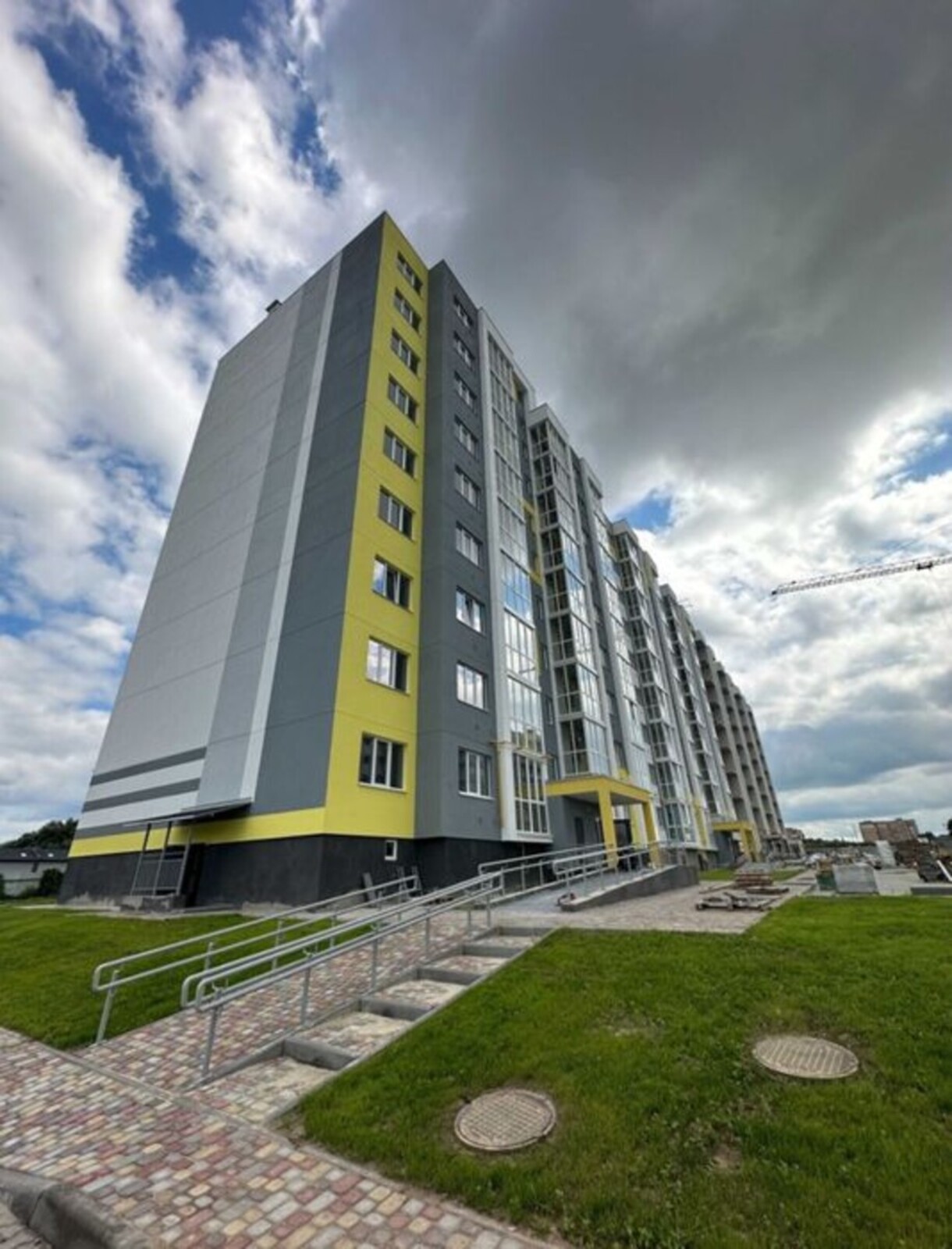 Продаж 1 кімнатної кватири код № 213-117-897 фото 1 Продаж 1 кімнатної кватири код № 213-117-897 фото 1