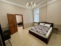 Продам 4-х кімн кв 80м2 Центр. код № 212-979-845 фото 1 Продам 4-х кімн кв 80м2 Центр. код № 212-979-845 фото 1