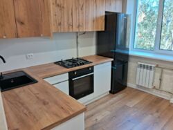  1        213-022-578  7